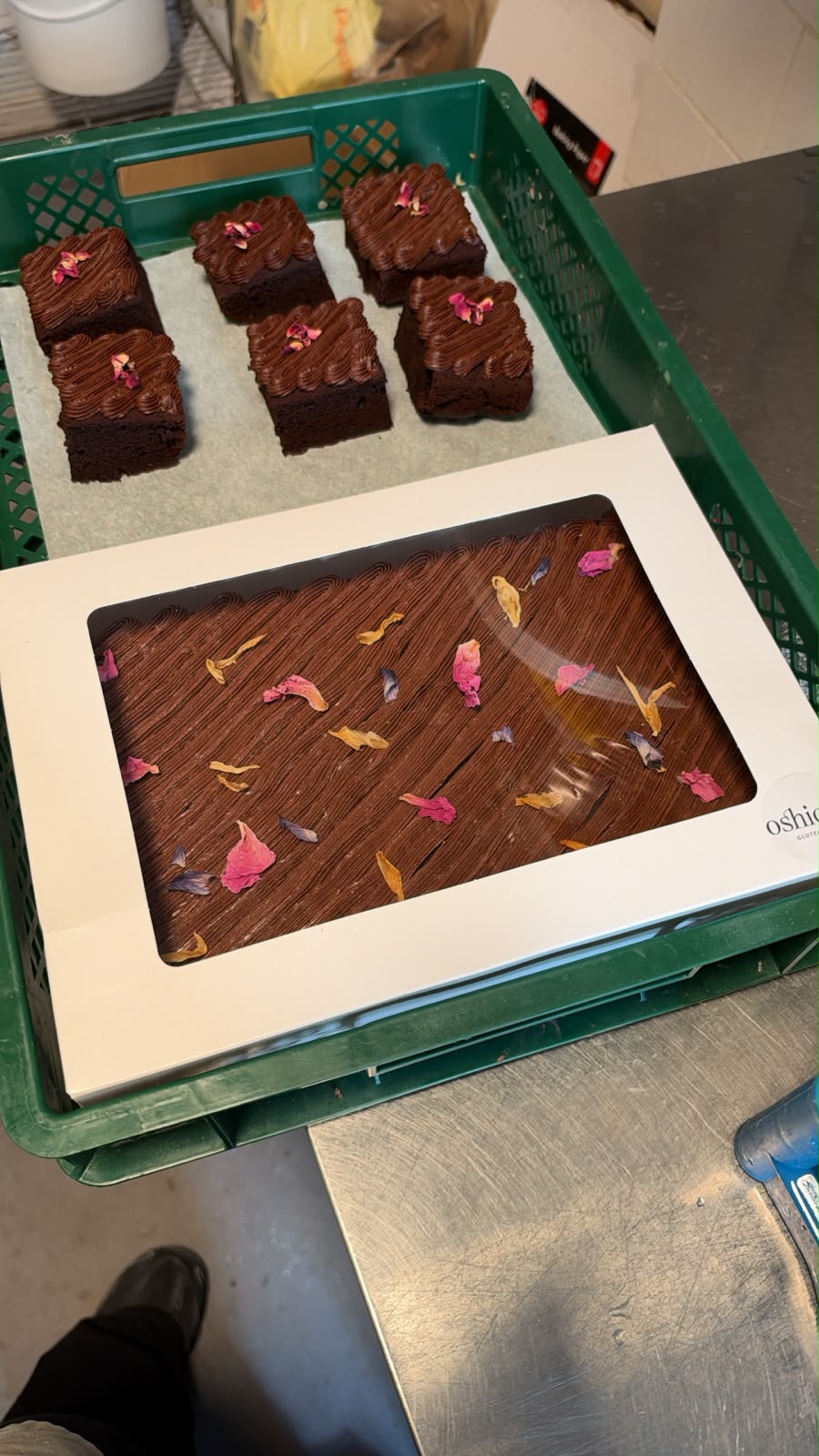 Chocolate Cake Floral